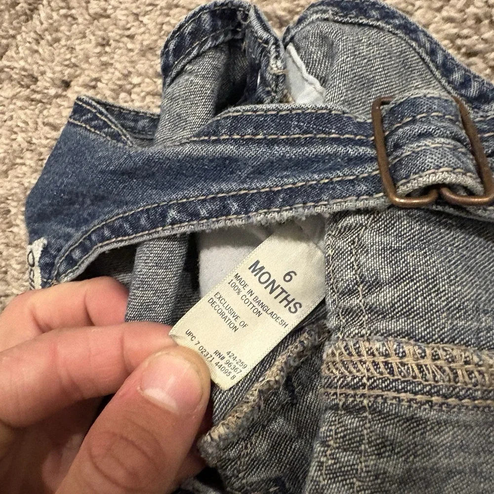 OshKosh B'gosh 6 months  6M Vestbak Baby Unisex Blue Denim Jean Bib Overall